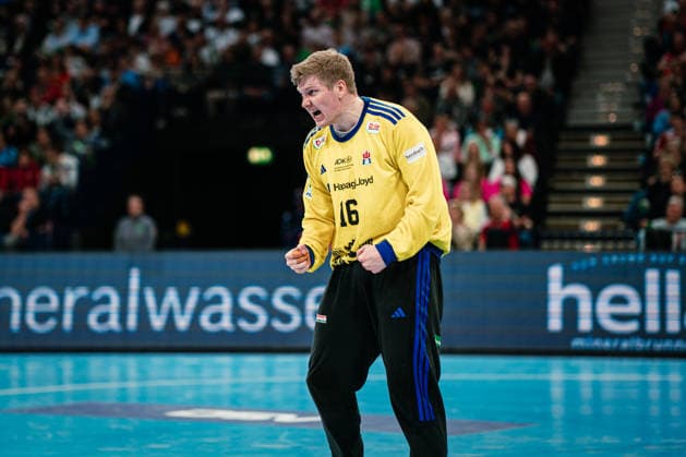 HBL HSV Hamburg vs THW Kiel, 12 04 2026 Robin Haug HSV Hamburg, 16 cheers HBL HSV Hamburg vs THW Kiel on 12 04 2026 at Barclays Arena, Hamburg Copyright: xBEAUTIFULxSPORTS Tonhäuserx