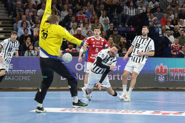 2026 04 12 xfsx Daikin HBL Handballl 1 Bundesliga Hamburger Sportverein Handball THW Kiel v l Goalkeeper Robin Haug 16, HSV Hamburg Handball , Domagoj Duvnjak THW Kiel ,4 Copyright: HMBxMedia FernandoxSoares