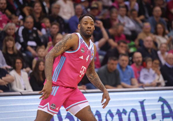 Jeff Garrett Telekom Baskets Bonn vs Basketball Löwen Loewen Braunschweig 29 Speiltag Saison 2025 26
