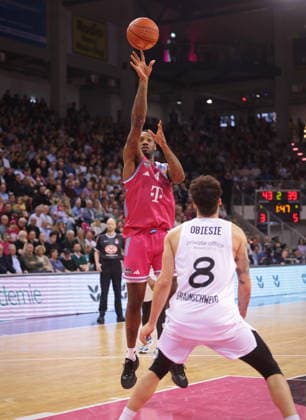 Jeff Garrett Telekom Baskets Bonn vs Basketball Löwen Loewen Braunschweig 29 Speiltag Saison 2025 26
