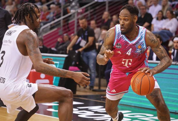 Jeff Garrett Telekom Baskets Bonn vs Basketball Löwen Loewen Braunschweig 29 Speiltag Saison 2025 26