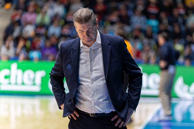 Basketball Bundesliga BBL, Frankfurt Skyliners vs MLP Academics Heidelberg, Süwag Energie Arena Frankfurt am Main 12 04 2026 Basketball Bundesliga BBL, Frankfurt am Main, Germany 12 04 2026 Klaus Perwas Headcoach Frankfurt Skyliners during the game, Basketball Bundesliga BBL, Game of Frankfurt Skyliners vs MLP Academics Heidelberg, Süwag Energie Arena Frankfurt am Main Copyright: xBEAUTIFULxSPORTS Freudensteinx