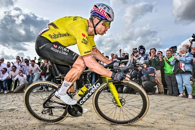 Belgian Wout van Aert of Team Visma-Lease a Bike pictured in action during the men s Paris-Roubaix cycling race, Sunday 12 April 2026, around Roubaix, France. The 123rd edition of Paris-Roubaix cycling races will take on Sunday, with the women riding 143,1 km the men riding 258,3 km on Sunday. DIRKxWAEM  x170563563x