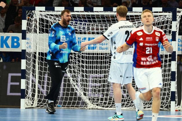 Handball I Men I Season 2025 2026 I Bundesliga I 28 Matchday I HSV Hamburg THW Kiel I 12 04 2026 Andreas Wolff 33, THW Kiel cheers Hamburg Barclaycard Arena Hamburg Germany Copyright: xLobeca RalfxHomburgx