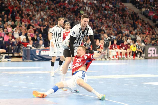 Handball Daikin Handball Bundesliga 2025 2026 Handball Sport Verein Hamburg vs THW Kiel Hendrik Pekeler Kiel , Moritz Sauter Hamburg , Barclays Arena Hamburg