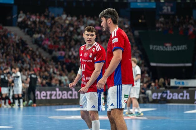 12 04 2026, xdobgx, Handball Daikin HBL, Handball Sport Verein Hamburg THW Kiel v l Nicolaj Jorgensen Handball Sport Verein Hamburg, 11 , Jacob Lassen Handball Sport Verein Hamburg, 9 in conversation, in conversation