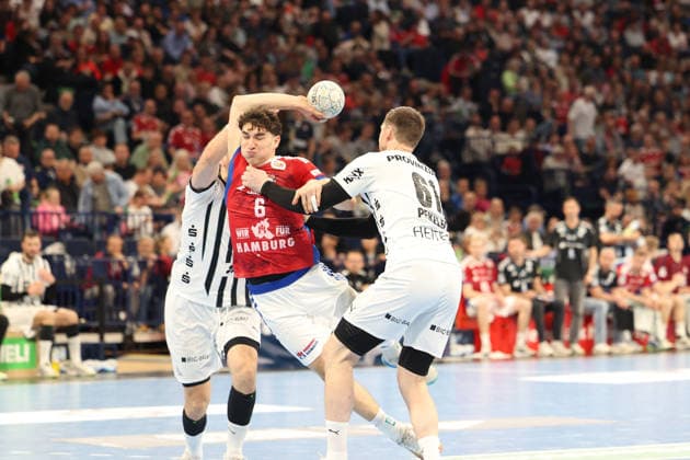 Handball Daikin Handball Bundesliga 2025 2026 Handball Sport Verein Hamburg vs THW Kiel Elias Kofler Hamburg ,Hendrik Pekeler Kiel , Barclays Arena Hamburg
