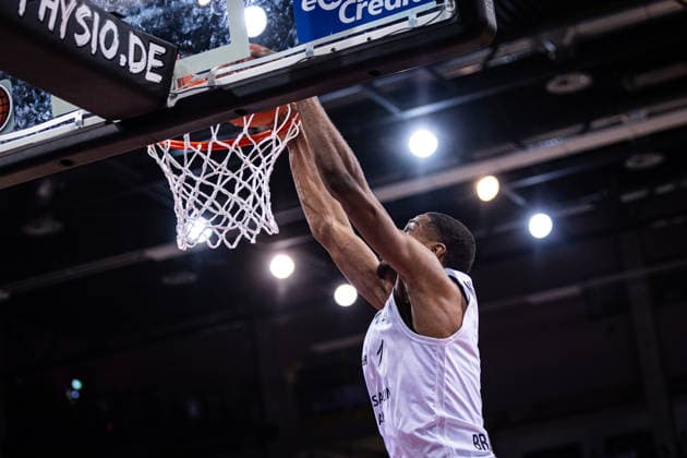 easyCredit Basketball Bundesliga, Telekom Baskets Bonn vs Basketball Löwen Braunschweig, 12 04 2026 David NGuessan BASKETBALL LÖWEN BRAUNSCHWEIG 1 dunking easyCredit Basketball Bundesliga, Telekom Baskets Bonn vs Basketball Löwen Braunschweig, 12 04 2026, Telekom Dome Bonn Copyright: xBEAUTIFULxSPORTS Derixx