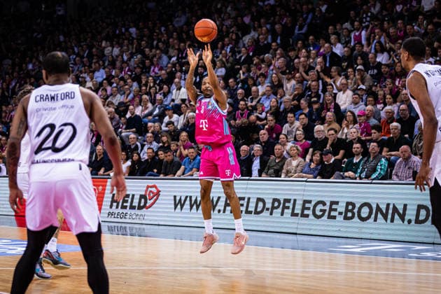 easyCredit Basketball Bundesliga, Telekom Baskets Bonn vs Basketball Löwen Braunschweig, 12 04 2026 Jalen Finch Telekom Baskets Bonn 0 on three-pointer easyCredit Basketball Bundesliga, Telekom Baskets Bonn vs Basketball Löwen Braunschweig, 12 04 2026, Telekom Dome Bonn Copyright: xBEAUTIFULxSPORTS Derixx