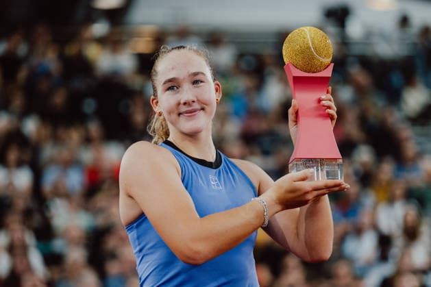 TENNIS - WTA, Tennis Damen Upper Austria Ladies Linz LINZ,AUSTRIA,12.APR.26 - TENNIS - WTA Tour, Upper Austria Ladies Linz. Image shows Mirra Andreeva (RUS). Keywords: medal  GEPAxpictures xAlexanderxSolc