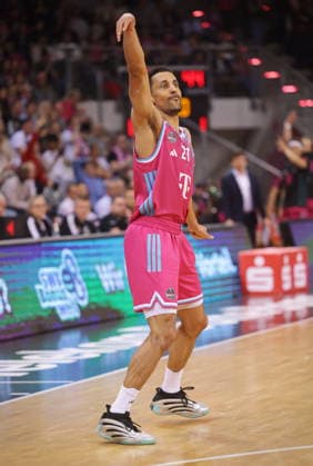 Joel Aminu Telekom Baskets Bonn vs Basketball Löwen Loewen Braunschweig 29 Speiltag Saison 2025 26
