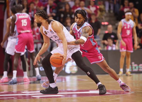 Steal Zachery Cooks Telekom Baskets Bonn vs Basketball Löwen Loewen Braunschweig 29 Speiltag Saison 2025 26