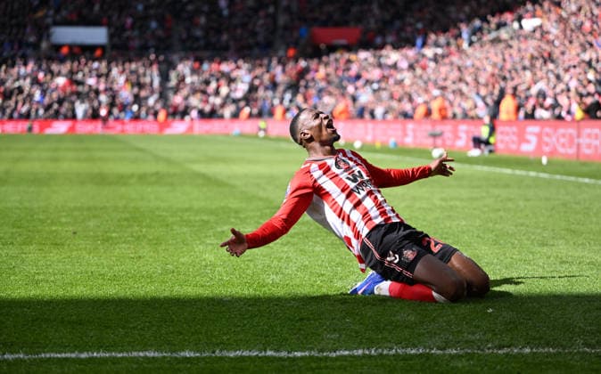 Nordi Mukiele of Sunderland scores the opening goal with a massive deflection off Cristian Romero of Tottenham Hotspur and celebrates Sunderland v Tottenham Hotspur, Premier League, Football, Stadium of Light, Sunderland, UK - 12 Apr 2026Sunderland Stadium of Light United Kingdom EDITORIAL USE ONLY No use with unauthorised audio, video, data, fixture lists, club league logos or live services. Online in-match use limited to 120 images, no video emulation. No use in betting, games or single club league player publications. Copyright: xGreigxCowie Shutterstockx 16823609af