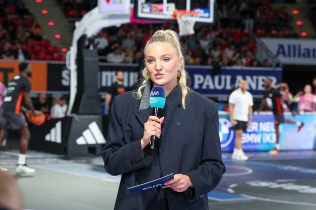 Moderator Anne Kamphausen, FC Bayern Muenchen Basketball vs Niners Chemnitz, easyCredit BBL, Basketball, Bundesliga, Men, Main Round, April 12, 2026 Muenchen Bayern Germany Copyright: xkolbert-press MartinxAgüerax