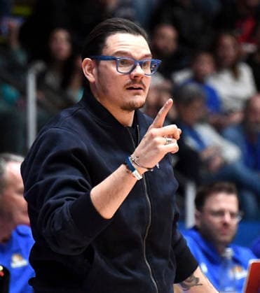12 04 2026, xokbx, Basketball easyCredit BBL Bundesliga, Frankfurt Skyliners MLP Academics Heidelberg v l Headcoach Carlo Finetti MLP Academics Heidelberg , Mimik, Gestik DFL DFB REGULATIONS PROHIBIT ANY USE OF PHOTOGRAPHS as IMAGE SEQUENCES and or QUASI VIDEO Frankfurt am Main