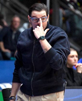 12 04 2026, xokbx, Basketball easyCredit BBL Bundesliga, Frankfurt Skyliners MLP Academics Heidelberg v l Headcoach Carlo Finetti MLP Academics Heidelberg , Mimik, Gestik DFL DFB REGULATIONS PROHIBIT ANY USE OF PHOTOGRAPHS as IMAGE SEQUENCES and or QUASI VIDEO Frankfurt am Main