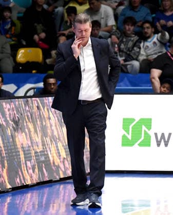 12 04 2026, xokbx, Basketball easyCredit BBL Bundesliga, Frankfurt Skyliners MLP Academics Heidelberg v l Trainer Klaus Perwas Head Coach, Fraport Skyliners Frankfurt , facial expressions, gestures, thoughtful, annoyed, frustrated DFL DFB REGULATIONS PROHIBIT ANY USE OF PHOTOGRAPHS as IMAGE SEQUENCES and or QUASI VIDEO Frankfurt am Main