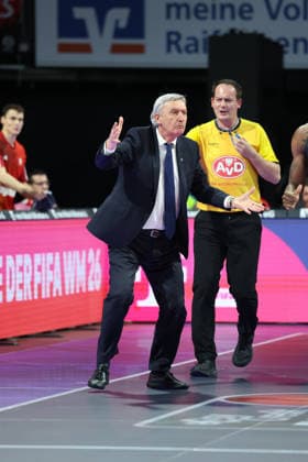 Svetislav Pesic FC Bayern Basketball, Head Coach with referee Clemens Fritz, GER, FC Bayern Basketball vs Niners Chemnitz, Basketball, easycredit Basketball Bundesliga, 29 Matchday, Season 2025 2026, 12 04 2026, GER, FC Bayern Basketball vs Niners Chemnitz, Basketball, easycredit Basketball Bundesliga, 29 Matchday, Season 2025 2026, 12 04 2026 Munich Copyright: xEibner-Pressefoto JennixMaulx EP_JML