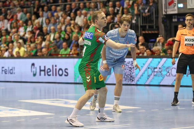 12 04 2026, xgox, Handball Daikin HBL SC Magdeburg HC Erlangen emspor, v l Omar Ingi Magnusson Magdeburg, 14 at Siebenmeter Magdeburg