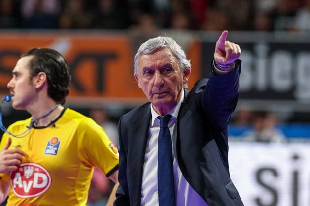 Head coach Svetislav Pesic FC Bayern Muenchen Basketball in action, gives instructions to the team, FC Bayern Muenchen Basketball vs Niners Chemnitz, easyCredit BBL, Basketball, Bundesliga, Men, Main Round, April 12, 2026 Muenchen Bayern Germany Copyright: xkolbert-press MartinxAgüerax