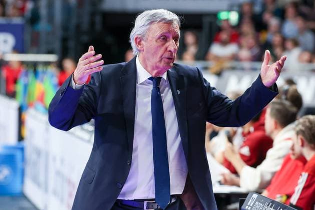 Head coach Svetislav Pesic FC Bayern Muenchen Basketball in action, gives instructions to the team, FC Bayern Muenchen Basketball vs Niners Chemnitz, easyCredit BBL, Basketball, Bundesliga, Men, Main Round, April 12, 2026 Muenchen Bayern Germany Copyright: xkolbert-press MartinxAgüerax