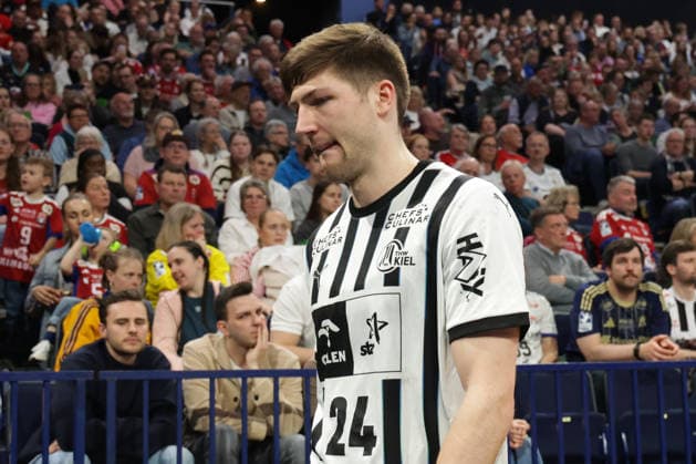 2026 04 12 xfsx Daikin HBL Handballl 1 Bundesliga Hamburger Sportverein Handball THW Kiel v l Lukas Zerbe THW Kiel ,24 has received a red card and has to leave the pitch Copyright: HMBxMedia FernandoxSoares