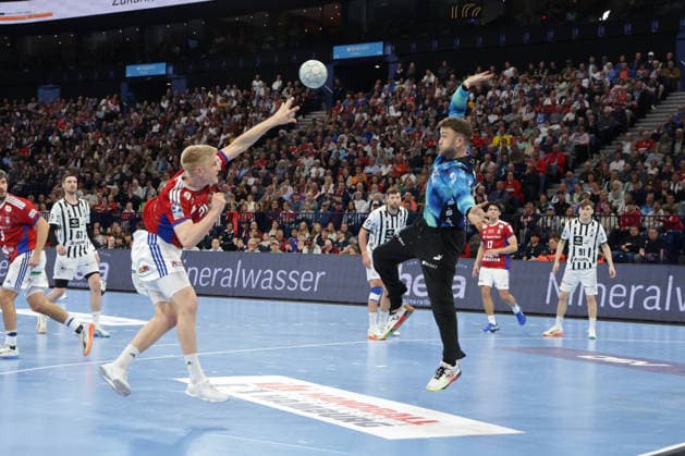 2026 04 12 xfsx Daikin HBL Handballl 1 Bundesliga Hamburger Sportverein Handball THW Kiel v l Frederik Bo Andersen 21, HSV Hamburg Handball , Goalkeeper Gonzalo Perez de Vargas THW Kiel ,1 Copyright: HMBxMedia FernandoxSoares
