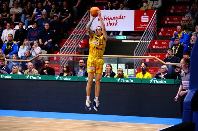 ProA Phoenix Hagen vs Bozic Estriche Knights Kirchheim, Hagen, 12 04 2026, Ischelandhalle Hagen Jeffrey Carroll 30, Phoenix Hagen, SF on free threes ProA Phoenix Hagen vs Bozic Estriche Knights Kirchheim, Hagen, 12 04 2026, Ischelandhalle Hagen Copyright: xBEAUTIFULxSPORTS Piepenstockx