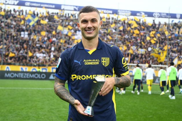 Parma Gabriel Strefezza Panini Player of the match Serie A Enilive 2025 2026 during the Serie A soccer match between Parma and Napoli at the Stadio Ennio Tardini di Parma, north west Italy - Domenica , 12 Aprile 2026. - Soccer .  Copyright: xAlbertoxMariani LaPressex