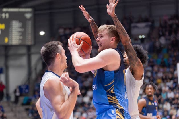Frankfurt Skyliners MLP Academics Heidelberg, easyCredit BBL Till Pape Skyliners, 19 Game of the easyCredit BBL between Frankfurt Skyliners and MLP Academics Heidelberg on April 12, 2026 at the Süwag Energie ARENA in Frankfurt am Main , Frankfurt am Main Hessen Germany Süwag Energie ARENA
