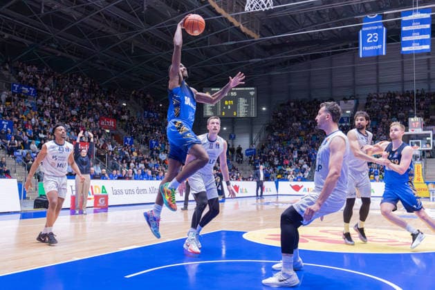 Frankfurt Skyliners MLP Academics Heidelberg, easyCredit BBL Dunk by William Christmas Skyliners, 8 Game of the easyCredit BBL between Frankfurt Skyliners and MLP Academics Heidelberg on April 12, 2026 at Süwag Energie ARENA in Frankfurt am Main , Frankfurt am Main Hessen Germany Süwag Energie ARENA