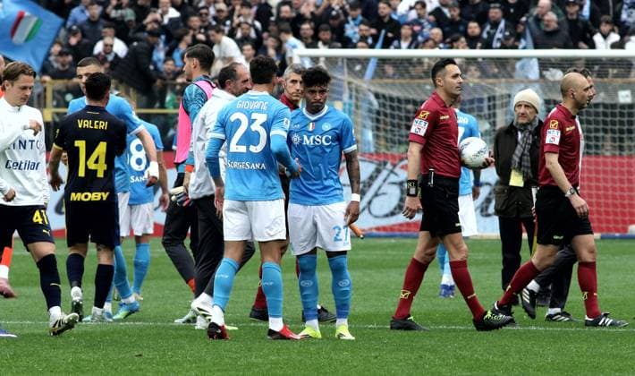 Foto IPP Albano Angilletta Parma 12 04 2026 Calcio Campionato di serie A 2025 2026 Parma - Napoli nella foto: delusione Napoli Italy Photo Press World Copyright italy ITALY  Copyright: xR4924_italyphotopressx