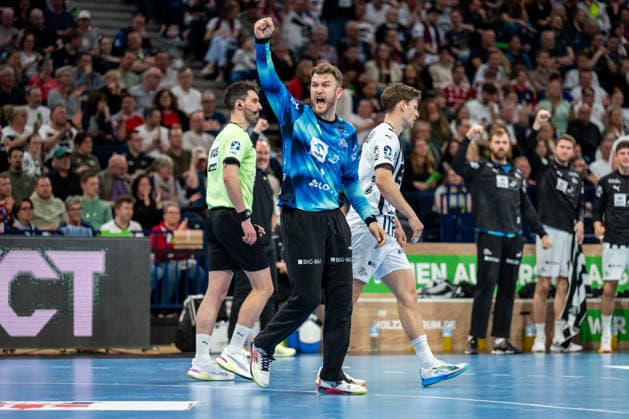 12 04 2026, xdobgx, Handball Daikin HBL, Handball Sport Verein Hamburg THW Kiel v l Gonzalo Perez De Vargas Kiel, 1 cheers over held ball, defended, held, goalkeeper