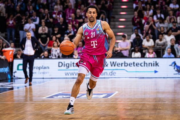 easyCredit Basketball Bundesliga, Telekom Baskets Bonn vs Basketball Löwen Braunschweig, 12 04 2026 Joel Aminu Telekom Baskets Bonn 21 easyCredit Basketball Bundesliga, Telekom Baskets Bonn vs Basketball Löwen Braunschweig, 12 04 2026, Telekom Dome Bonn Copyright: xBEAUTIFULxSPORTS Derixx