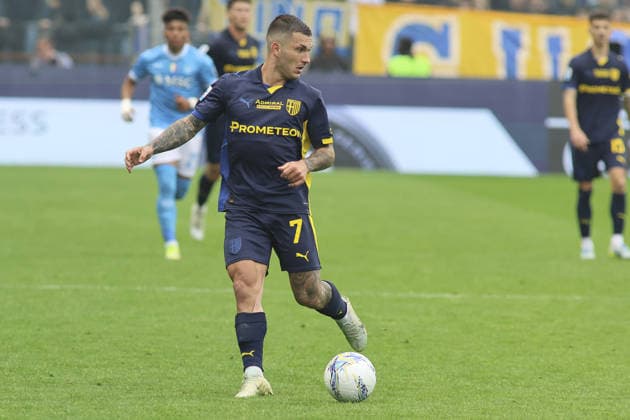 Gabriel Strefezza of Parma AC play the ball during Parma Calcio vs SSC Napoli, 32Â° Serie A Enilive 2025-26 game at New Balance Arena in Parma (PR), Italy, on April 12, 2026.  Copyright: xDavidexCasentini IPAxSportx xipa-agency.netx xx IPA_73916168 IPA_Agency_IPA73916168