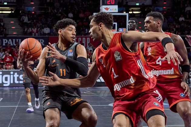 German Basketball Bundesliga BBL , FC Bayern Munich Basketball vs NINERS Chemnitz, Munich FC Bayern Basketball, NINERS Chemnitz, 2026 04 12 in Munich SAP Garden MUSHIDI Kostja NINERS Chemnitz Small Forward SF Nr11 CHE11 , DA SILVA Oscar FC Bayern Munich Basketball Power Forward PF Nr1 FCBB1 sportworld Munich SAP Garden Bayern Germany
