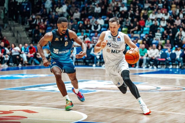 William Christmas Skyliners Frankfurt, 08 , Ryan Mikesell MLP Academics Heidelberg, 33 GER, Skyliners Frankfurt vs MLP Academics Heidelberg, easycredit BBL, Bundesliga, Matchday 29, Season 2025 2026 12 04 2026 Eibner Pressefoto Attila Ziga GER, Skyliners Frankfurt vs MLP Academics Heidelberg, easycredit BBL, Bundesliga, Matchday 29, Season 2025 2026 12 04 2026 Frankfurt am Main Copyright: xEibner-Pressefotox EP_AZA