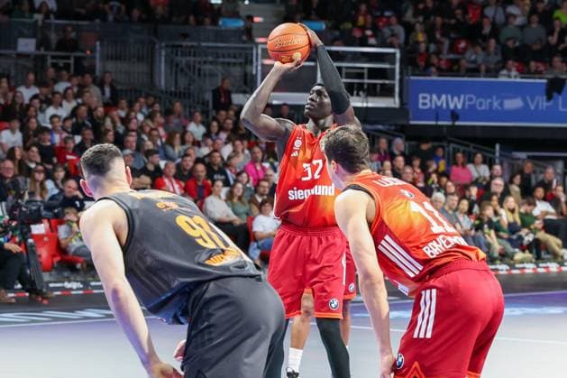 Wenyen Gabriel 32 FC Bayern Muenchen Basketball with a free throw, FC Bayern Muenchen Basketball vs Niners Chemnitz, easyCredit BBL, Basketball, Bundesliga, Men, Main Round, April 12, 2026 Muenchen Bayern Germany Copyright: xkolbert-press MartinxAgüerax