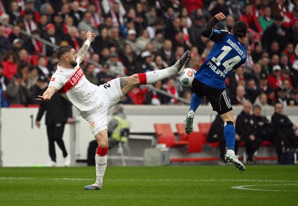 12.04.2026, xjhx, Fussball 1.Bundesliga, VfB Stuttgart - Hamburger SV v.l. Jeff Chabot (VfB Stuttgart), Rayan Philippe (Hamburger SV) (DFL DFB REGULATIONS PROHIBIT ANY USE OF PHOTOGRAPHS as IMAGE SEQUENCES and or QUASI-VIDEO) Stuttgart *** 12 04 2026, xjhx, Fussball 1 Bundesliga, VfB Stuttgart Hamburger SV v l Jeff Chabot VfB Stuttgart , Rayan Philippe Hamburger SV DFL DFB REGULATIONS PROHIBIT ANY USE OF PHOTOGRAPHS as IMAGE SEQUENCES and or QUASI VIDEO Stuttgart