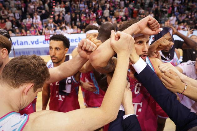 Joel Aminu Telekom Baskets Bonn vs Basketball Löwen Loewen Braunschweig 29 Speiltag Saison 2025 26