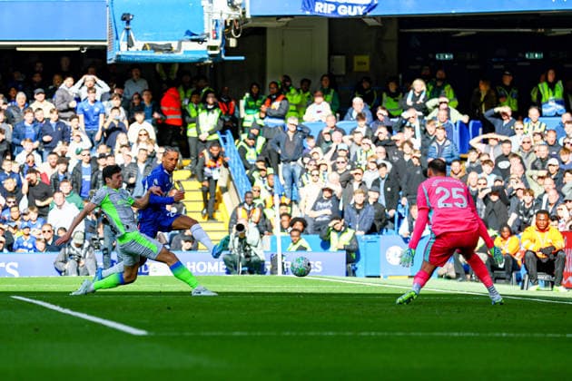 Chelsea v Manchester City, Premier League Joao Pedro (20) of Chelsea shoots towards the goal during the Premier League match between Chelsea and Manchester City at Stamford Bridge, London, UK on 12 April 2026. Editorial use only DataCo restrictions apply See www.football-dataco.com , Copyright: xNigelxKeenex PSI-24056-0058