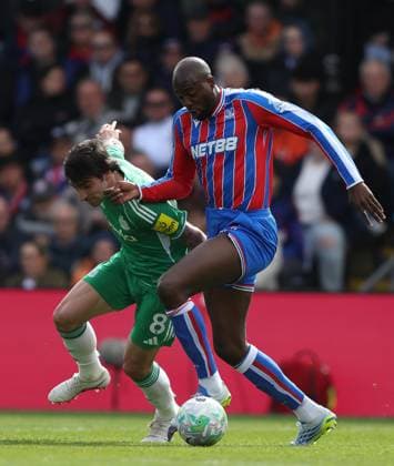 LONDON, ENGLAND, APRIL 12: Jean-Philippe Mateta of Crystal Palace battles for the ball with Sandro Tonali of Newcastle United during the Premier League match between Crystal Palace FC v Newcastle United FC at Selhurst Park Stadium, London, England, on April 12. (Photo by Daniel Weir) Copyright: xDanielxWeir SportsxPressxPhotox Sportspressphoto_SPR128283