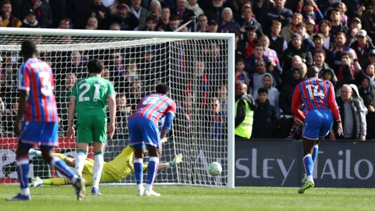 LONDON, ENGLAND, APRIL 12: GOAL 2-1, Jean-Philippe Mateta of Crystal Palace scores a penalty kick to put Crystal Palace 2-1 ahead during the Premier League match between Crystal Palace FC v Newcastle United FC at Selhurst Park Stadium, London, England, on April 12. (Photo by Daniel Weir) Copyright: xDanielxWeir SportsxPressxPhotox Sportspressphoto_SPR128288