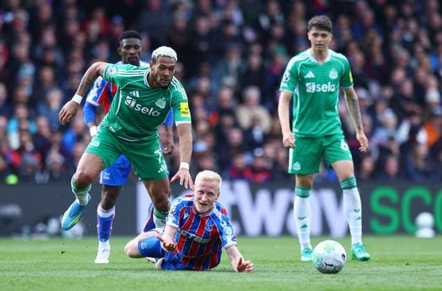 Will Hughes of Crystal Palace is fouled by Joelinton of Newcastle United Crystal Palace v Newcastle United, Premier League, Football, Selhurst Park, London, UK - 12 Apr 2026London Selhurst Park United Kingdom EDITORIAL USE ONLY No use with unauthorised audio, video, data, fixture lists, club league logos or live services. Online in-match use limited to 120 images, no video emulation. No use in betting, games or single club league player publications. Copyright: xMichaelxZemanek Shutterstockx 16823618bh