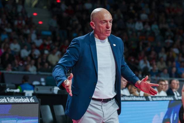 Head Coach Rodrigo Pastore Niners Chemnitz gestures, FC Bayern Muenchen Basketball vs Niners Chemnitz, easyCredit BBL, Basketball, Bundesliga, Men, Main Round, April 12, 2026 Muenchen Bayern Germany Copyright: xkolbert-press MartinxAgüerax