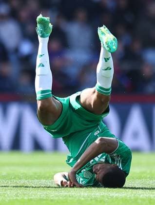 Malick Thiaw of Newcastle United falls down Crystal Palace v Newcastle United, Premier League, Football, Selhurst Park, London, UK - 12 Apr 2026London Selhurst Park United Kingdom EDITORIAL USE ONLY No use with unauthorised audio, video, data, fixture lists, club league logos or live services. Online in-match use limited to 120 images, no video emulation. No use in betting, games or single club league player publications. Copyright: xMichaelxZemanek Shutterstockx 16823618bl