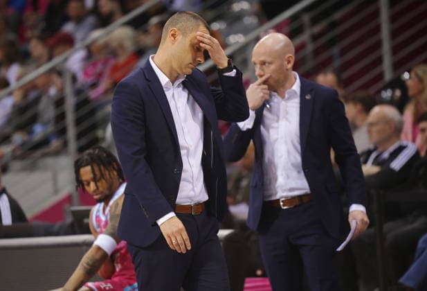 Coach Marko Stankovic, Co-Coach Lionel Bosco Telekom Baskets Bonn vs Basketball Löwen Loewen Braunschweig 29 Speiltag Saison 2025 26