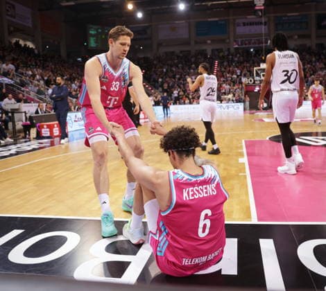 Patrick Heckmann, Michael Kessens Telekom Baskets Bonn vs Basketball Löwen Loewen Braunschweig 29 Speiltag Saison 2025 26