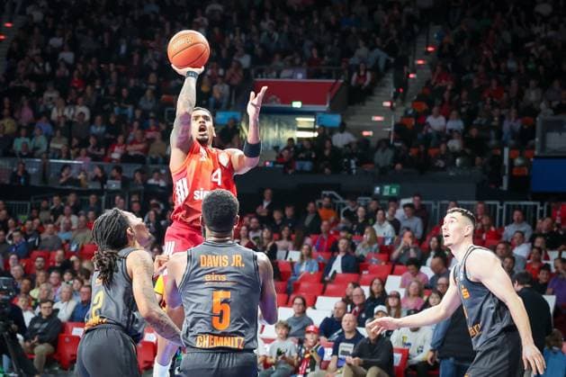 Xavier Rathan Mayes 4 FC Bayern Muenchen Basketball in action , FC Bayern Muenchen Basketball vs Niners Chemnitz, easyCredit BBL, Basketball, Bundesliga, Men, Main Round, April 12, 2026 Muenchen Bayern Germany Copyright: xkolbert-press MartinxAgüerax