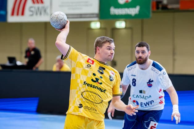Krefeld, 12 04 2026, Handball, Men, 2 Bundesliga, 27 Matchday, 2025 2026 HSG Krefeld Niederrhein VFL Potsdam Falk Kolodziej HSG Krefeld Niederrhein, 5 on seven-meter Krefeld Glockenspitzhalle NRW Germany